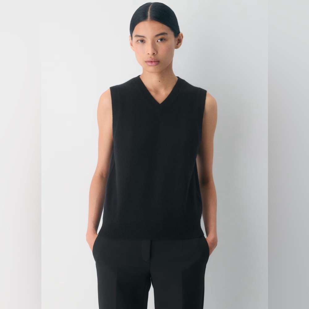 Aritzia Bare Cashmere V-Neck Sweater Cottagecore Vest Size XS